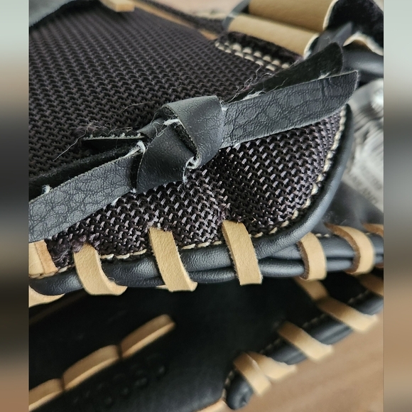 ⚾ Adidas Youth Baseball Glove 11” Black & Tan – Left Hand Throw - Picture 11 of 16